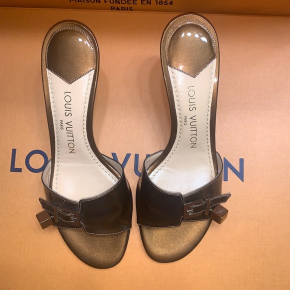 Louis Vuitton bronze vernis Dice mule heel sandals - Picture 3 of 9